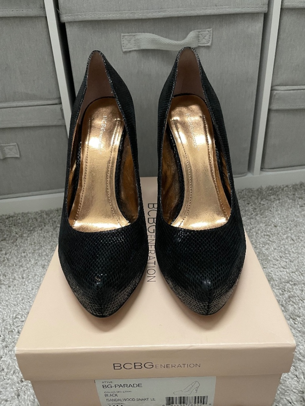BCBGeneration Parade Black Snake Print Platform Pumps – Size 11